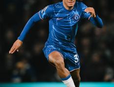 IM体育在线注册-切尔西三球大胜，蓝军升至第二位