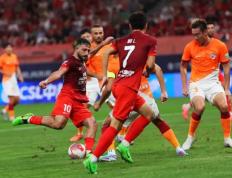 IM体育在线注册-青岛黄海主场失利，球队遭遇连败局面