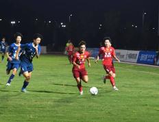 IM体育app-比赛中场欢呼动听，队员们斗志昂扬