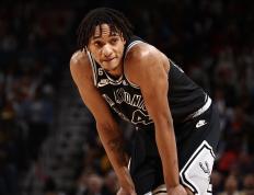 IM体育动画直播通道-马刺鏖战山西队，西亚卡姆点燃赛场