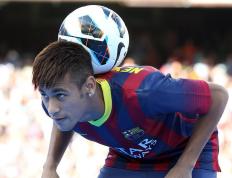 IM体育数据分析平台-阿什拉夫一锤定音，西班牙逆境翻盘英格兰，诠释足球的不可预测之美