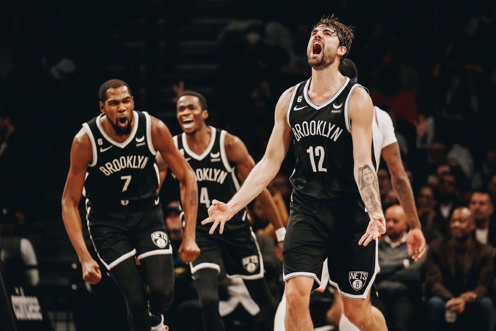 IM体育社区互动入口-猛龙惜败篮网，遭遇季后赛困境的简单介绍