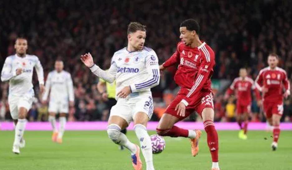 IM体育下载-卫冕冠军遭遇多轮连败，陷入危机