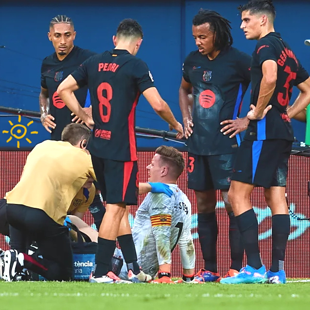 IM体育在线注册-包含比利亚雷亚尔客场不敌巴萨，错失前四的词条