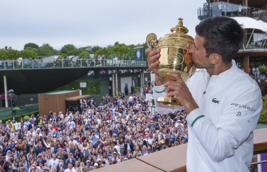 IM体育官方网-关于抢眼表现，球队势不可挡夺冠奖杯的信息