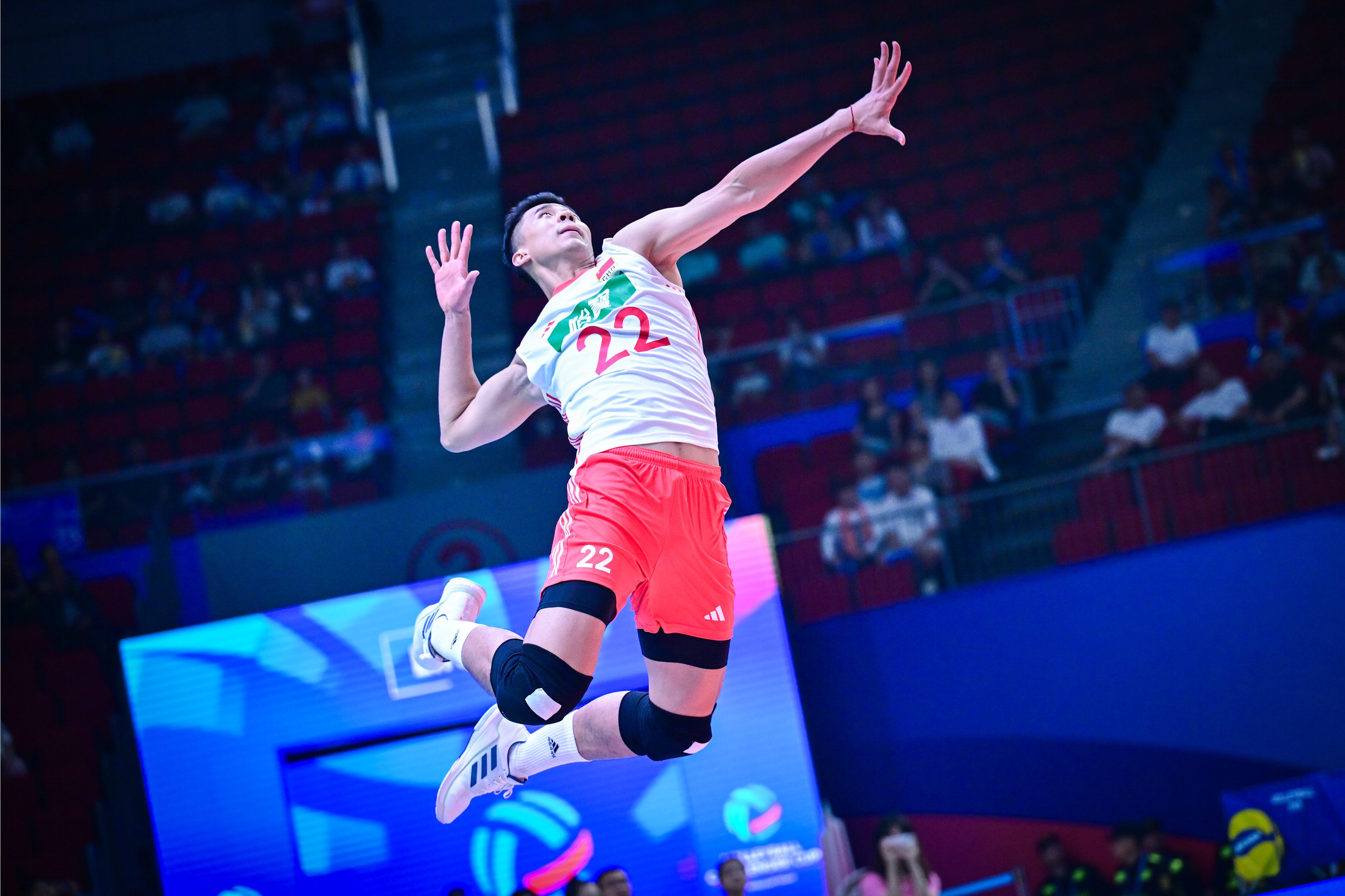 IM体育在线注册-中国国家队球员表现出众实力，晋级下一轮的简单介绍