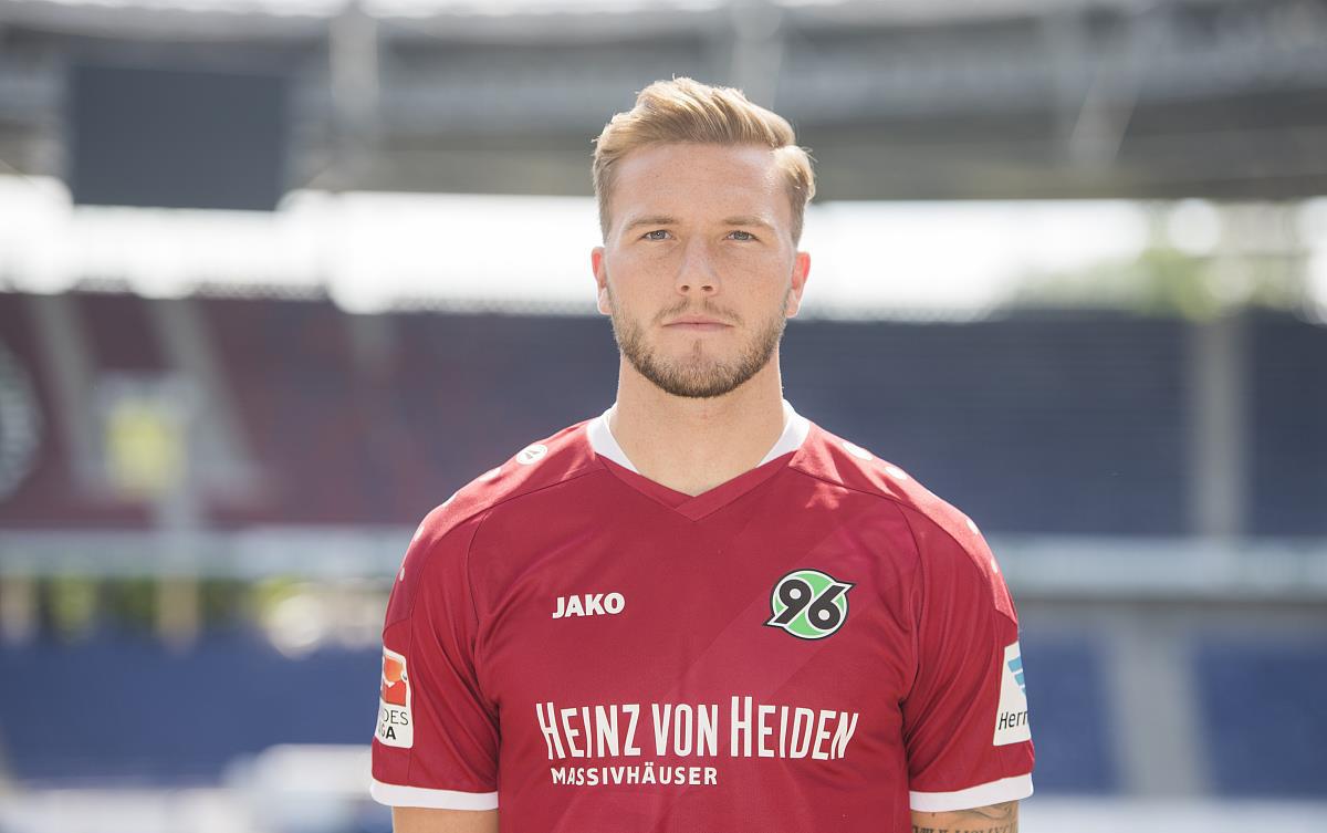 IM体育官方网站-瓦伦西亚客场大胜，本特克进球斩获关键三分的简单介绍