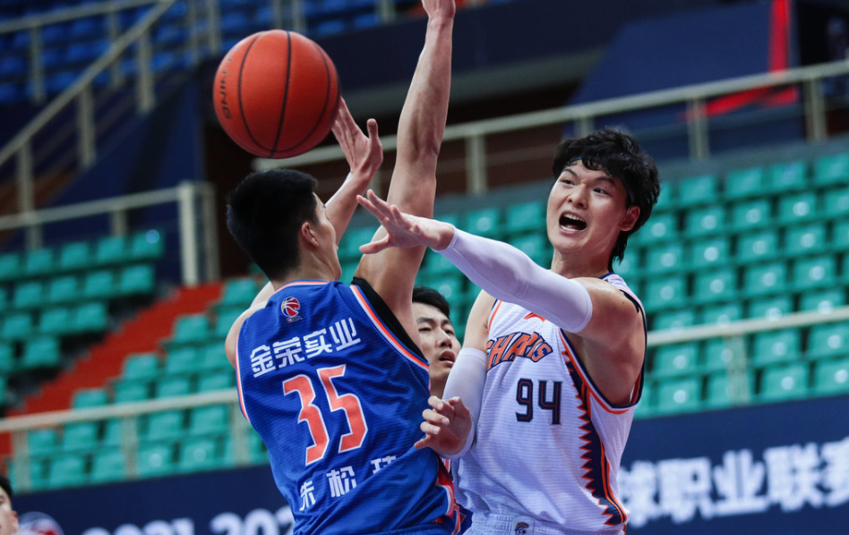 IM体育App下载-爵士完胜天津队，易建联带队取胜