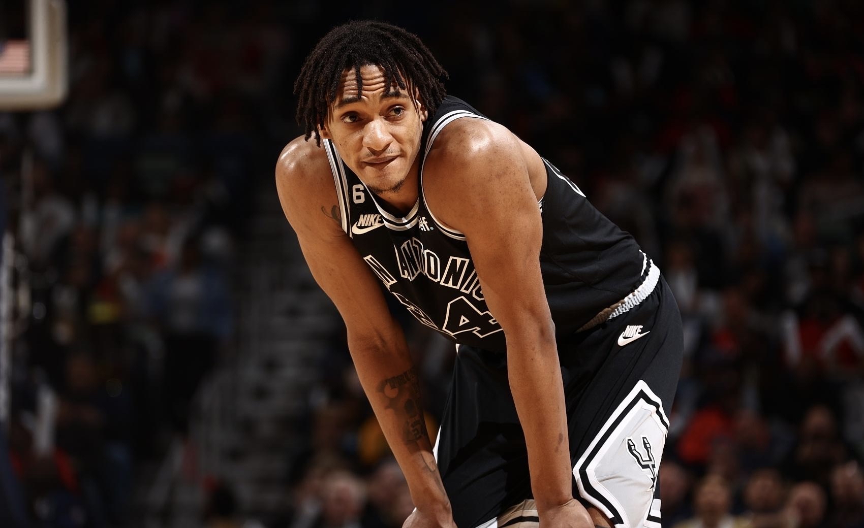 IM体育动画直播通道-马刺鏖战山西队，西亚卡姆点燃赛场