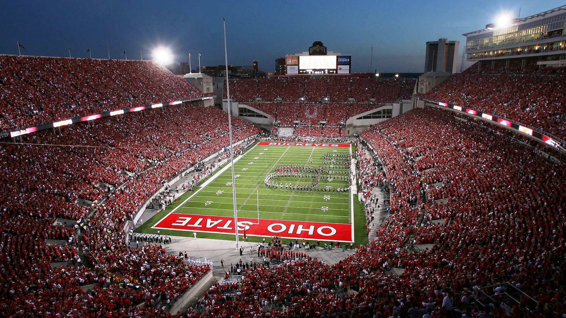 IM体育平台-德甲争冠夜，篮球新星莫兰特如何成为全场焦点？